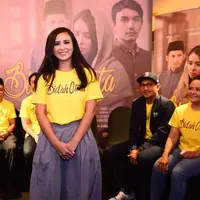 "Cita-cita sih selalu ada. Tapi kalau ditanya kapannya, nggak tahu," ucap Ayushita, di gala premier film Bid'ah Cinta, XXI Metropole, Menteng, Jakarta Pusat, Sabtu (11/3/2017). (Nurwahyunan/Bintang.com)