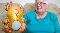 Jika umumnya balon helium hanya bertahan beberapa hari, maka hal berbeda terjadi pada balon Nenek Mary. 