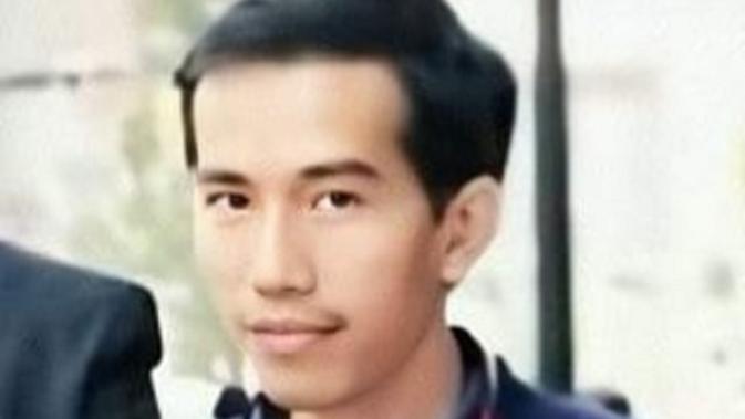 Potret Masa Muda Jokowi dengan Senyum Tipis - Lifestyle ...