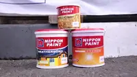 Terdapat tiga warna pilihan dari Nippon Paint.