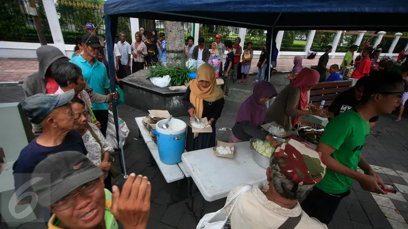 20160408-Tiap Jumat, Warung Ini Beri Makan Gratis Warga Tak Mampu-Jogja