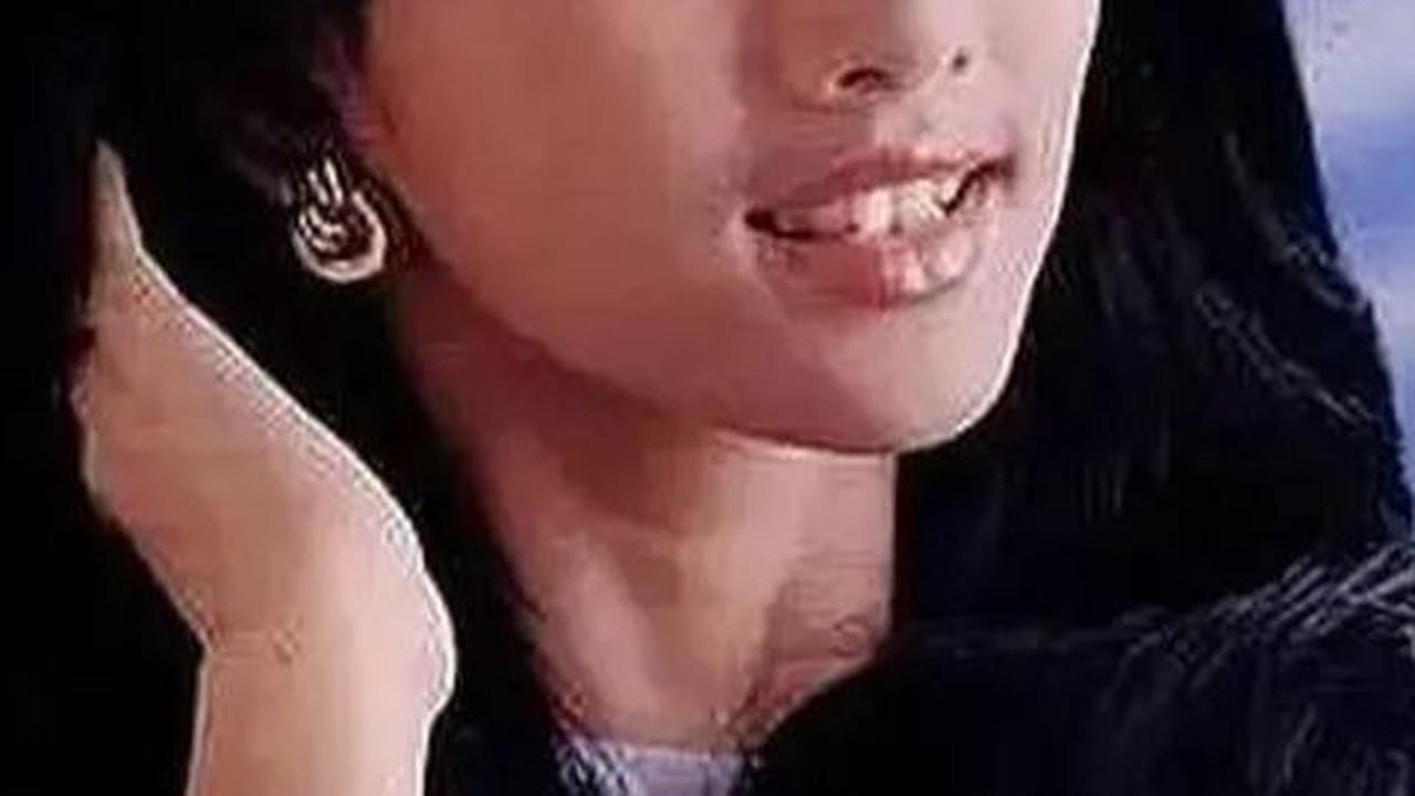 4. Meski demikian, keberadaannya di layar kaca masih tetap konsisten hingga hari ini, menjadi idola bagi banyak penggemar.