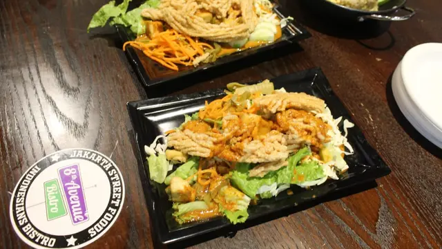 Menu Asinan Khas Betawi di 8th Evenue Bistro