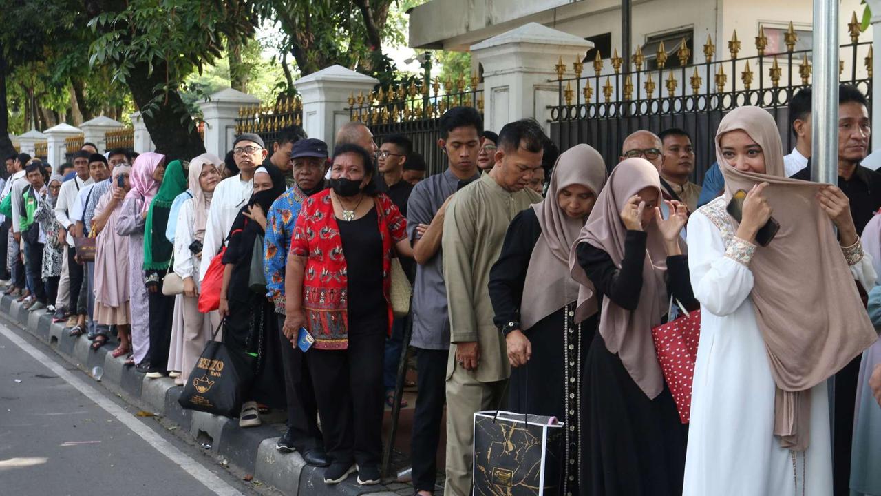 Antusiasme Ribuan Orang Hadiri Open House Prabowo di Istana