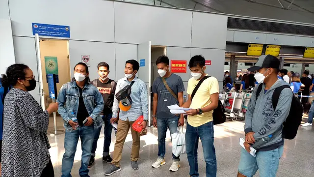 Para ABK yang pulang ke Tanah Air setelah berbulan-bulan terjebak di perairan Vietnam.