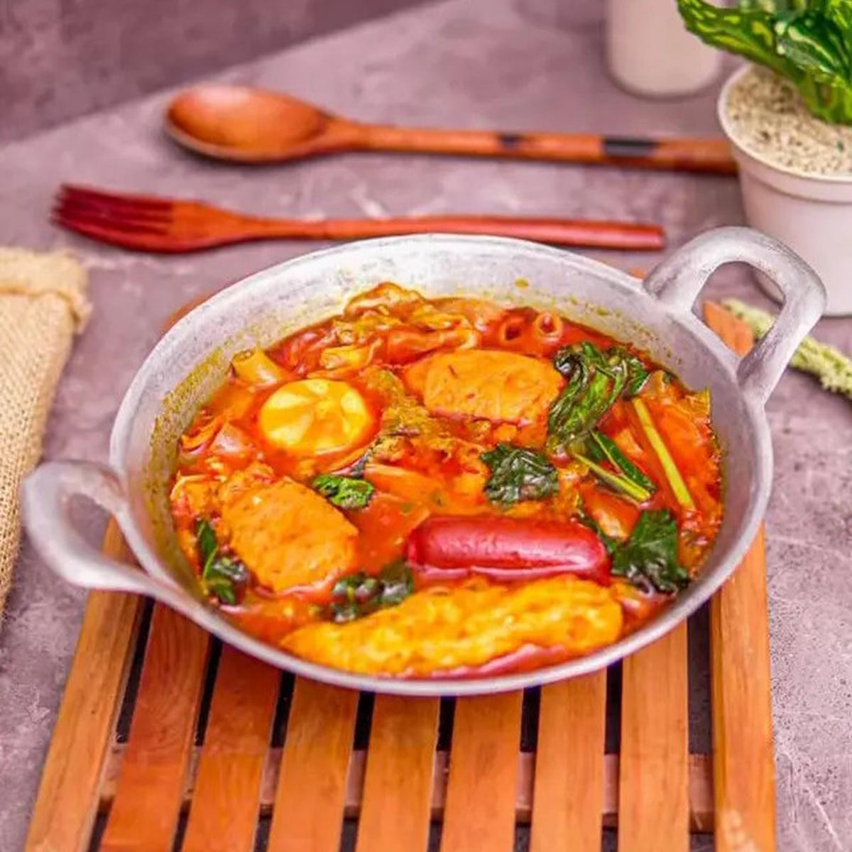 Seblak Makanan Khas Mana? Mengulik Asal Usul dan Kelezatannya
