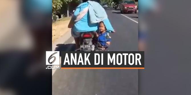 VIDEO: Cara Ibu Bawa Anak Saat Bonceng Motor Bikin Geleng Kepala