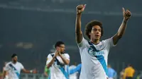 Zenit's Belgian midfielder Axel Witsel celebrates at the of the UEFA Europa League round of 16 football match Torino Vs Zenit on March 19, 2015 at the "Olympic Stadium" in Turin. AFP PHOTO / MARCO BERTORELLO 