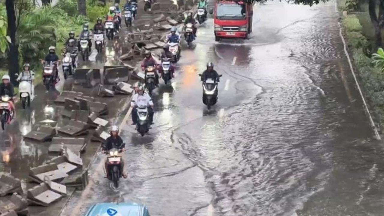 Jalan Daan Mogot Kembali Normal Usai Banjir, Lalu Lintas Lancar
