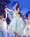 Perdana, Christie membawakan lagu “Bunga-Bunga di Barcelona” pada malam puncak HUT SCTV 36 Xtraordinary di Studio Emtek City, Jakarta, Senin (24/8/2026). (KLY/Budy Santoso)