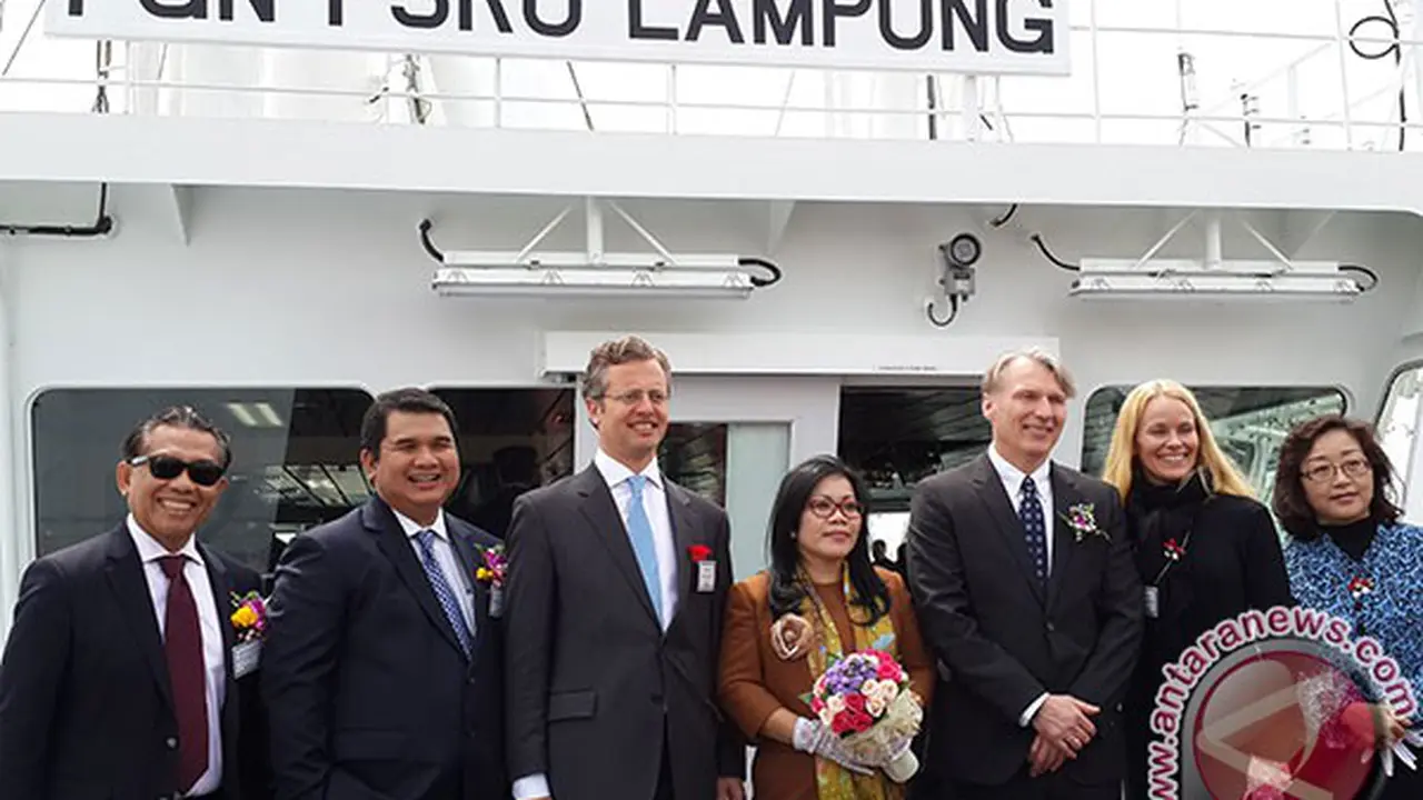 FSRU Lampung Milik PGN Siap Beroperasi Awal Juli 2014