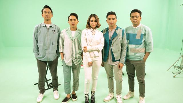 Geisha Tampil Colorfull Di Video Klip Kembali Pulang News Entertainment Fimela Com