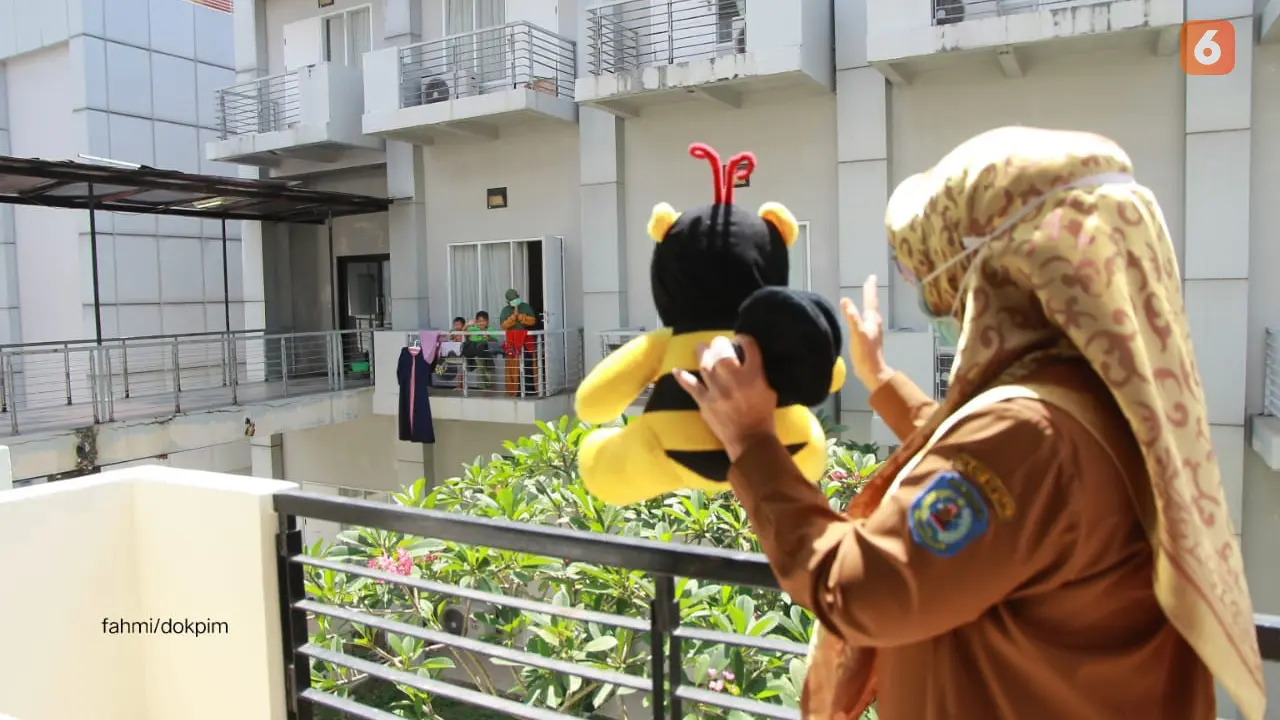 Neni Moerniaeni Bagi Boneka