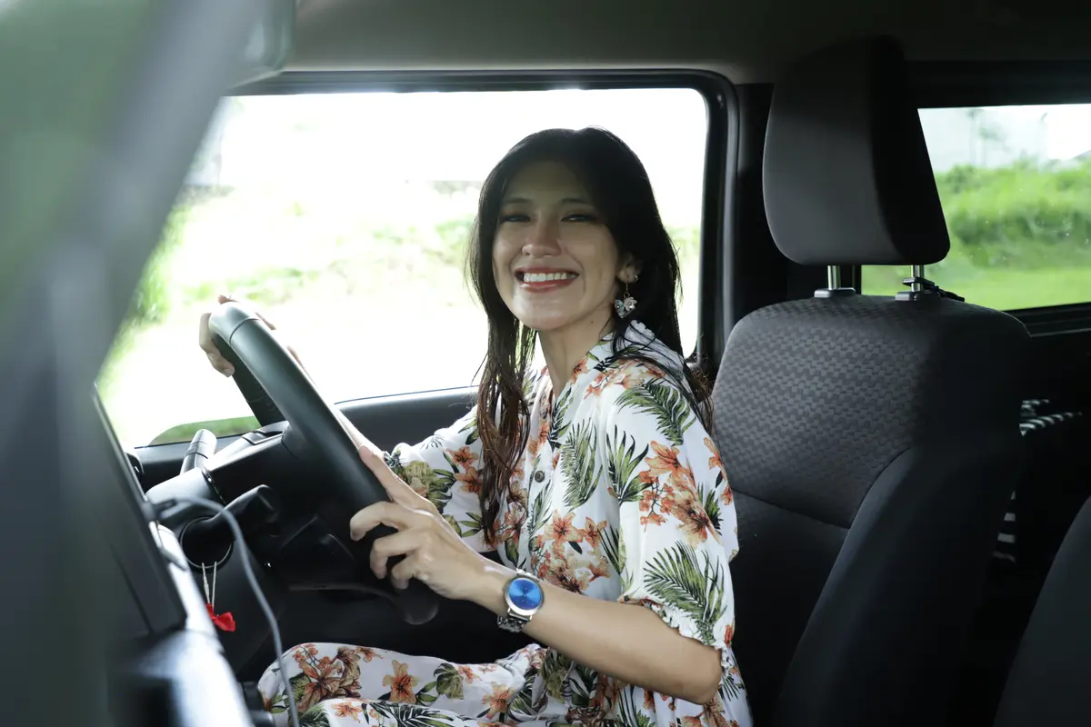 wanita november penampilan lebih mahal