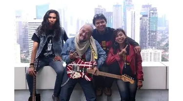 Budiman Band kerap menyelipkan unsur komedi di setiap lagu yang dibawakannya.