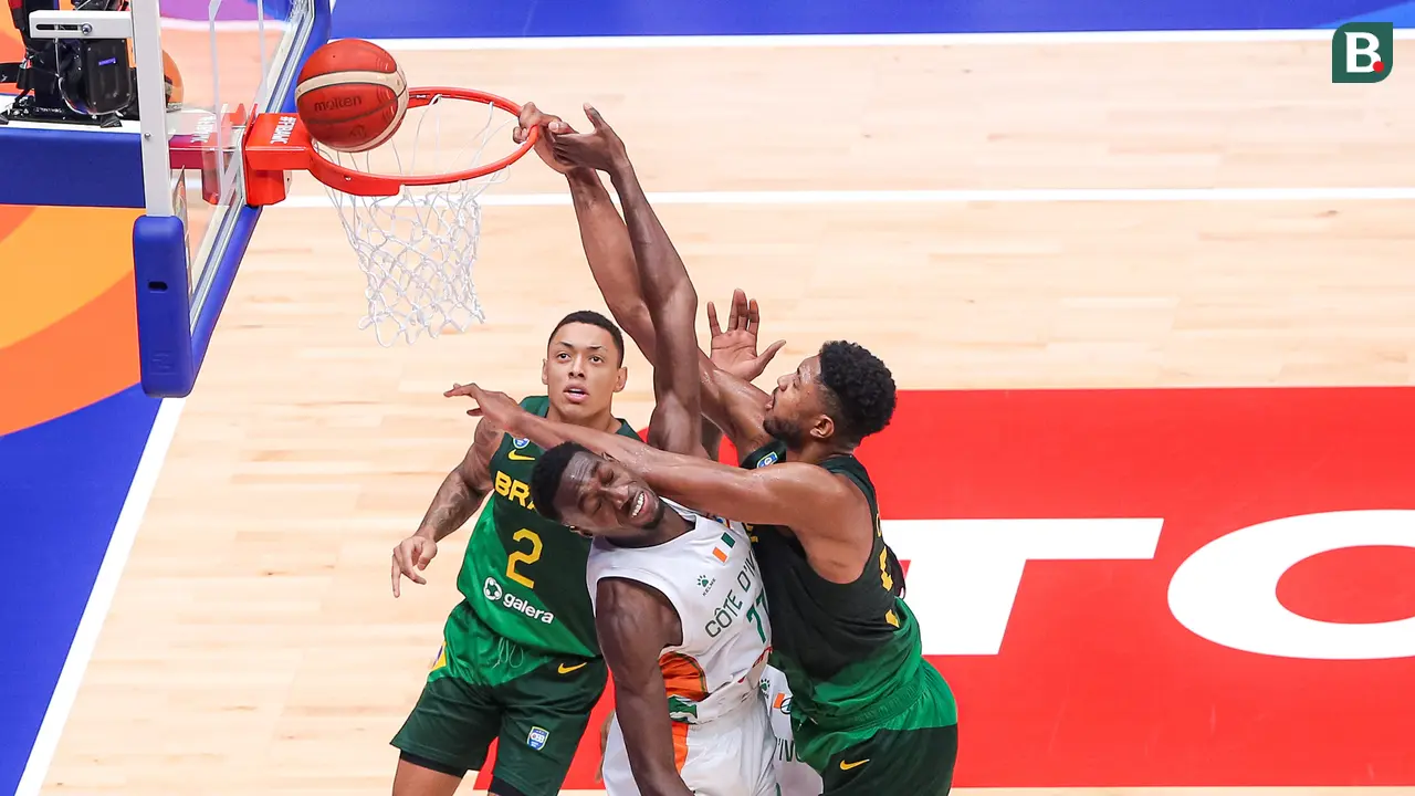 Foto: Aksi Pantang Menyerah Yago Santos Bawa Brasil Melangkah ke Putaran Dua Piala Dunia FIBA 2023