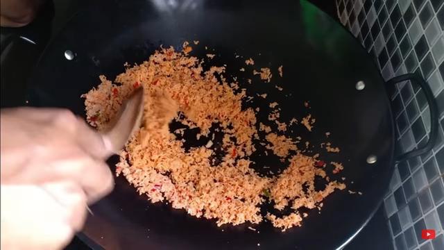 Cara Bikin Daun Singkong untuk Urap Agar Nikmat dan Tetap Hijau