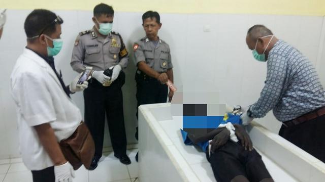 Napi narkoba WNA Nigeria di Lapas Permisan, Jhon Charles Adhiam Bo Oahuongo Aa Jarel Oahuongo, meninggal dunia, Rabu siang (2/1/2019). (Foto: Liputan6.com/Polres Cilacap/Muhamad Ridlo)