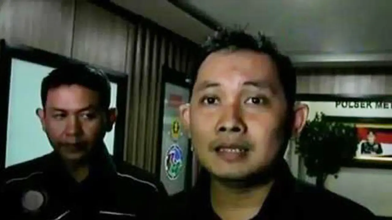 Polisi Buru Pria Bertompel yang Bagikan Permen Berbahaya