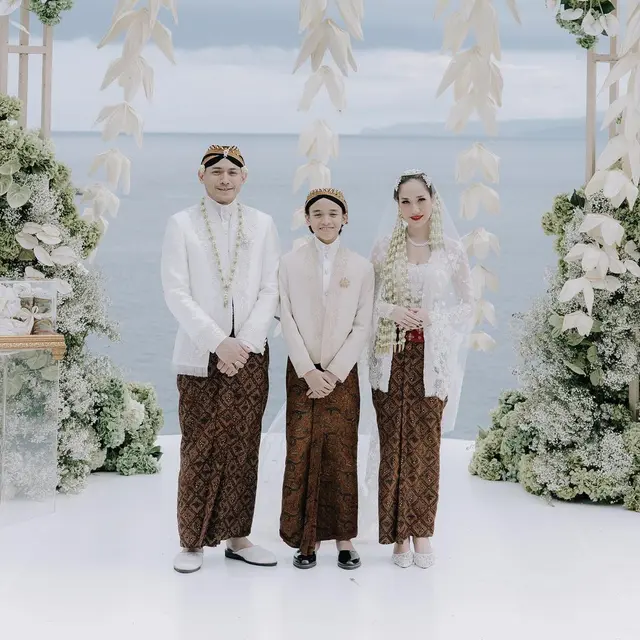 Noah Sinclair bersama BCL dan Tiko Aryawardhana. (Foto: Dok. Instagram @itsmebcl)