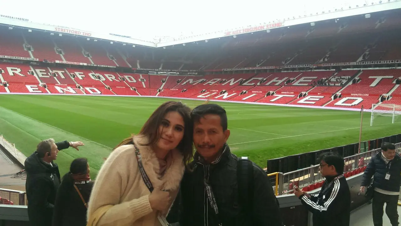 Pelatih Persib Bandung Djadjang Nurdjaman di Stadion Old Trafford