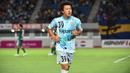 Pada paruh akhir musim 2017, Mitsuru Maruoka dipinjamkan ke V-Varen Nagasaki di J2 League dengan mencatatkan total bermain lima kali. Pada musim 2018, Maruoka kembali dipinjamkan ke klub J2 League, Renofa Yamaguchi dan bermain 12 kali di J2 League. (J.LEAGUE)