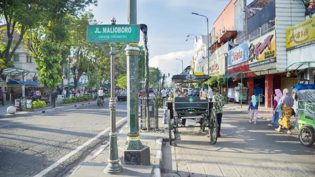 1. Jalan Malioboro<br>