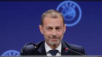 Presiden UEFA, Aleksander Ceferin, berbicara dalam konferensi pers setelah Kongres Biasa UEFA ke-49 yang diselenggarakan di pusat kongres Sava Centar di Beograd pada 3 April 2025. (PREDRAG MILOSAVLJEVIC/AFP)