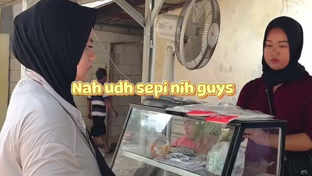 8 Potret Warung Jualan Eriska Nakesya Istri Young Lex, di Belakang Rumah Tinggal Jalan - Sederhana tapi Belum Buka Sudah Banyak yang Antri
