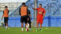 Pelatih kepala Arema, Eduardo Almeida sudah memimpin latihan di Malang. (Istimewa)