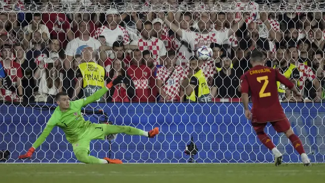 Foto: Tendangan Penalti Panenka Dani Carvajal ke Gawang Kroasia Bawa Spanyol Juarai UEFA Nations League 2022 / 2023