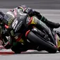 Aksi pembalap Yamaha Tech 3, Johann Zarco dalam tes pramusim MotoGP 2018 di Sirkuit Sepang, Malaysia. (AP Photo/Sadiq Asyraf)