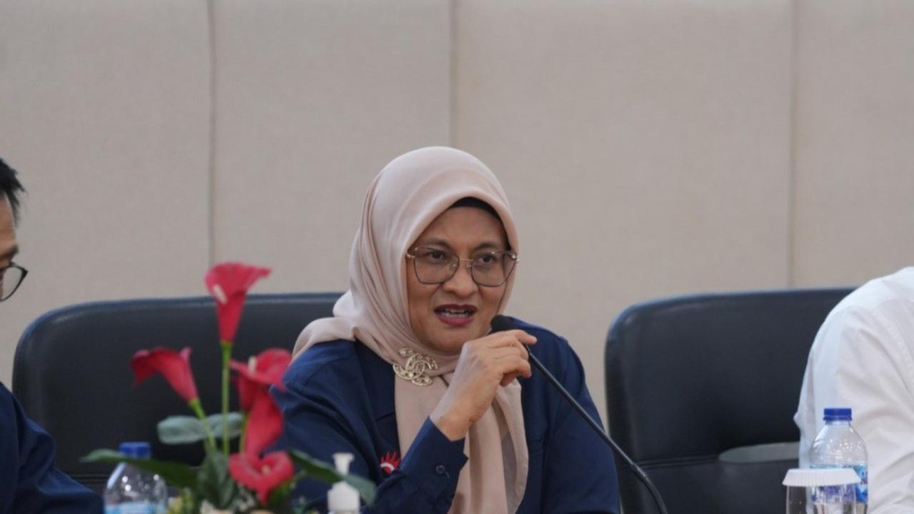 Direktur Utama Telkom Dian Siswarini saat Seminar Telkom AI Connect dengan tema 'Building Next- Generation AI Talents for Indonesia’s Future' di UNP.