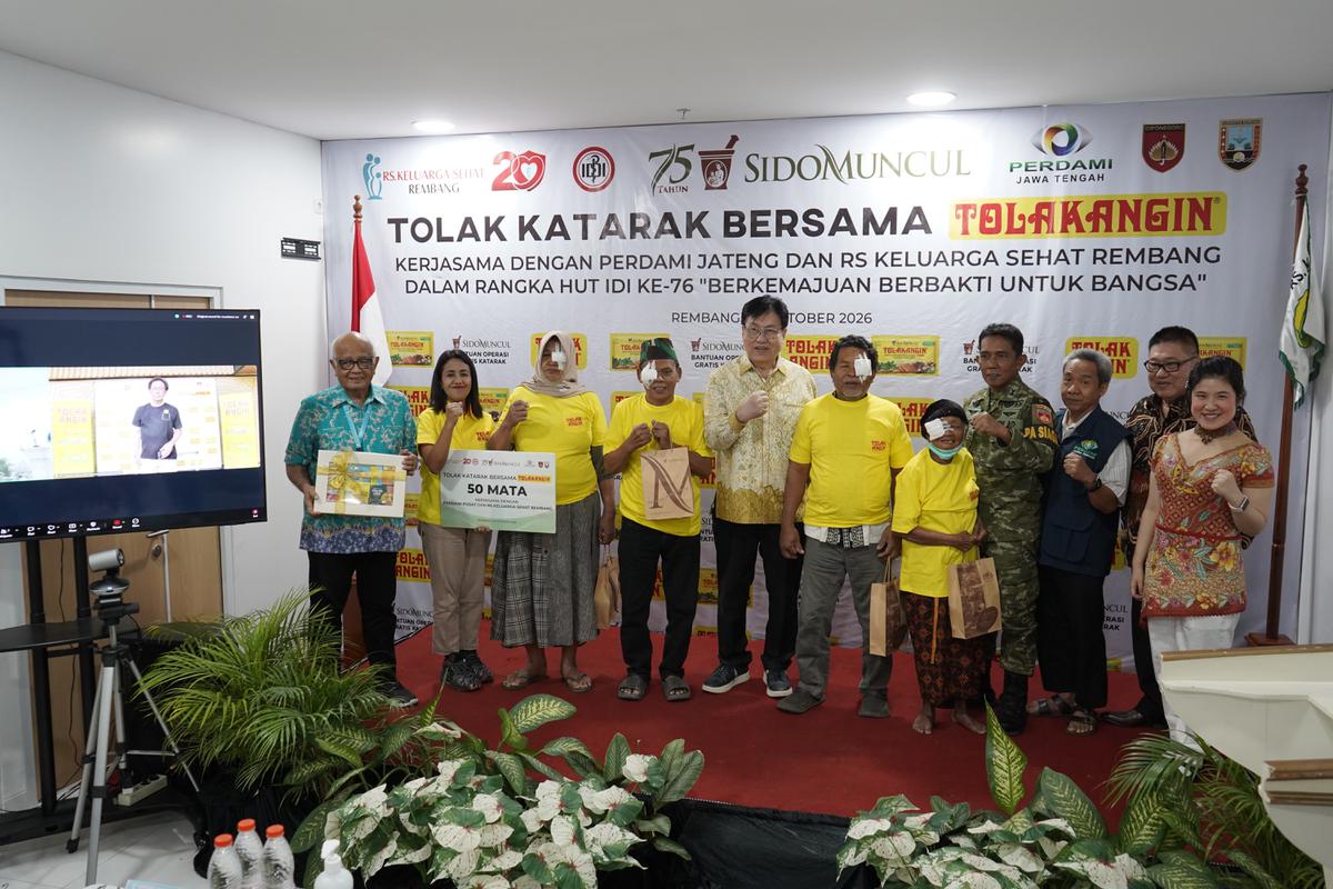 Kolaborasi Tolak Angin dan RS Keluarga Sehat Rembang Buka Akses Operasi Katarak Gratis