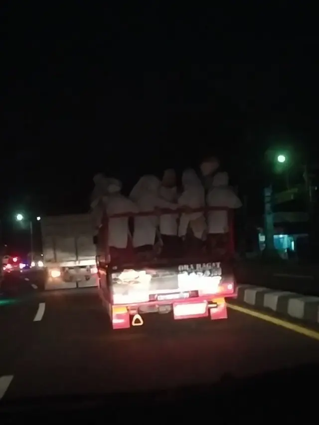 6 Penampakan Dikira Pocong saat Bikin Kaget, Perlu Lihat Dua Kali