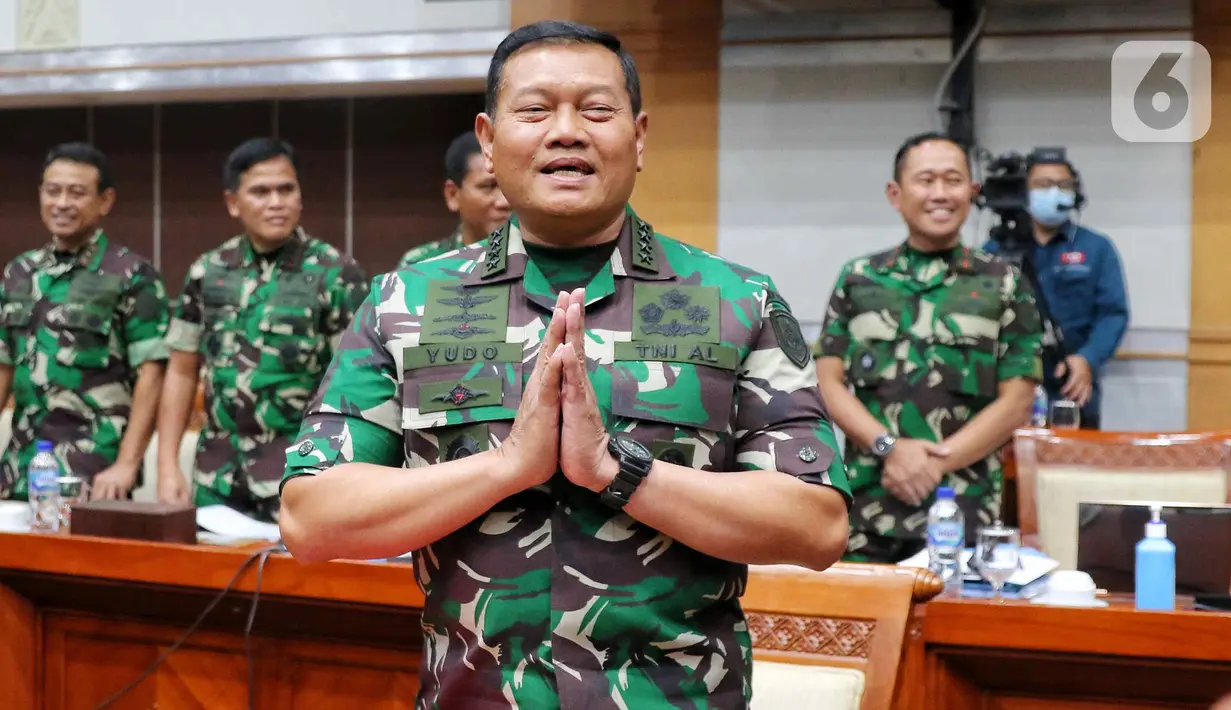 Kepala Staf TNI Angkatan Laut (Kasal) Laksamana TNI Yudo Margono bersiap mengikuti uji kelayakan dan kepatutan (fit and proper test) calon Panglima TNI di Komisi I DPR, Kompleks Parlemen, Senayan, Jumat (2/12/2022). Laksamana TNI Yudo Margono merupakan calon tunggal Panglima TNI yang diusulkan oleh Presiden Joko Widodo. (Liputan6.com/Angga Yuniar)