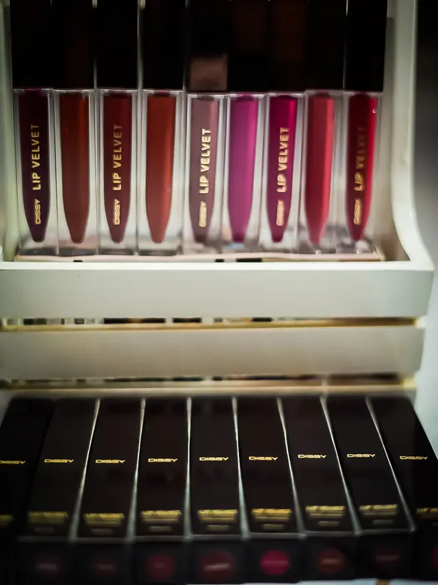 Lipstik Dissy Lip Velvet (Liputan6.com/Novi Nadya)