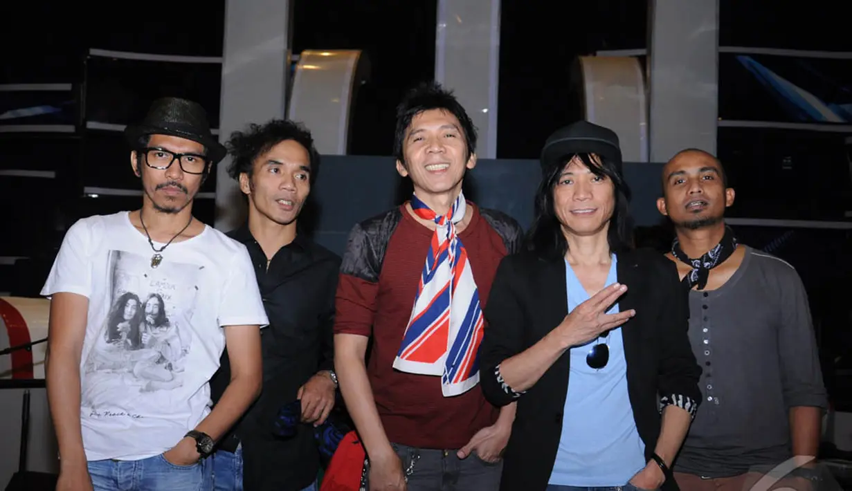 Karena alasan keamanan Slank sering dicekal pihak Kepolisian. Karena sering gagal manggung akibat dilarang Polisi, Slank pernah mengadukan masalahnya ke MK (Liputan6.com/Rini Suhartini)