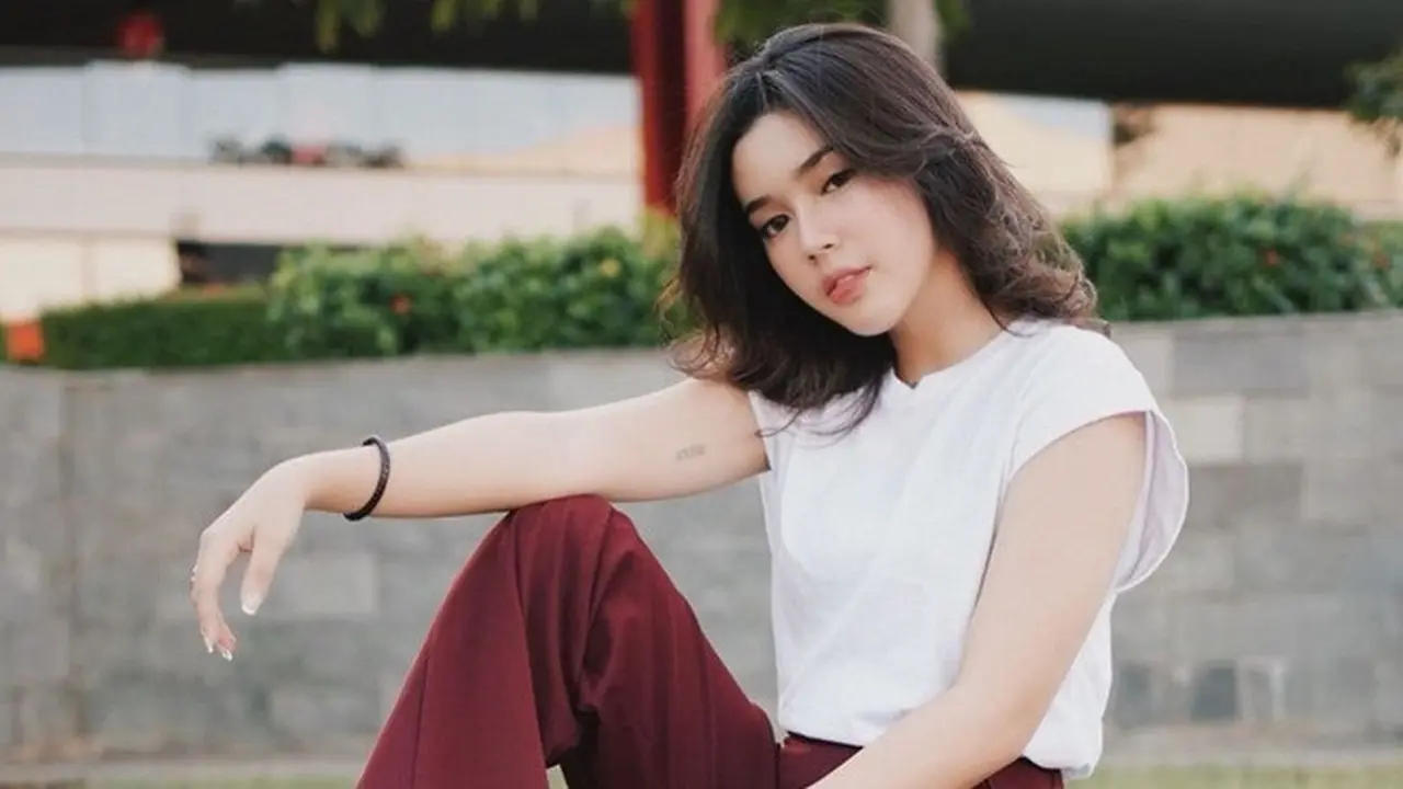7 Pesona Fay Nabila yang Telah Beranjak Dewasa, Curi Perhatian