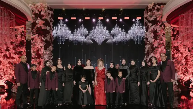 Potret Ulang Tahun Ibunda Shandy Aulia/Instagram @shandyaulia