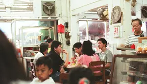 15 Rekomendasi Tempat Makan Halal di Glodok 2026, dari Legendaris hingga Viral