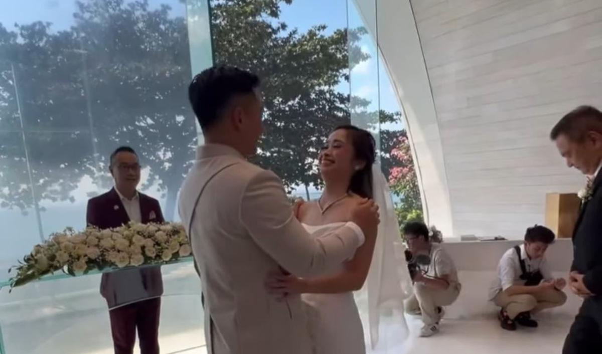 Gritte Agatha mengunggah foto bersama Arif Hidayat, pria yang kini menjadi suaminya. Keduanya begitu romantis.