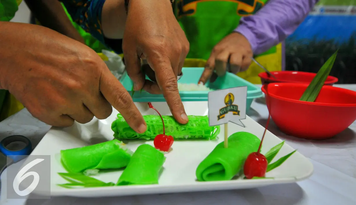 Salah satu hasil karya peserta lomba Jajanan Manis di Kecamatan Makassar, Jakarta Timur, Selasa (24/5/2016). (Liputan6.com/Yoppy Renato)