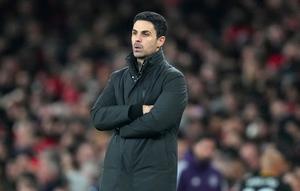 Manajer Arsenal, Mikel Arteta, berdiri di tepi lapangan saat pertandingan Liga Inggris melawan Manchester United di Emirates Stadium, Minggu (25/1/2026). (AP Photo/Kirsty Wigglesworth)