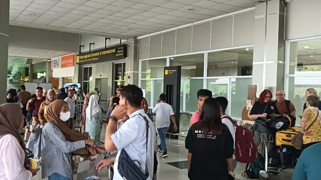 Kondisi Bandara Sam Ratulangi Manado, Kamis (18/4/2024), saat penutupan sementara.