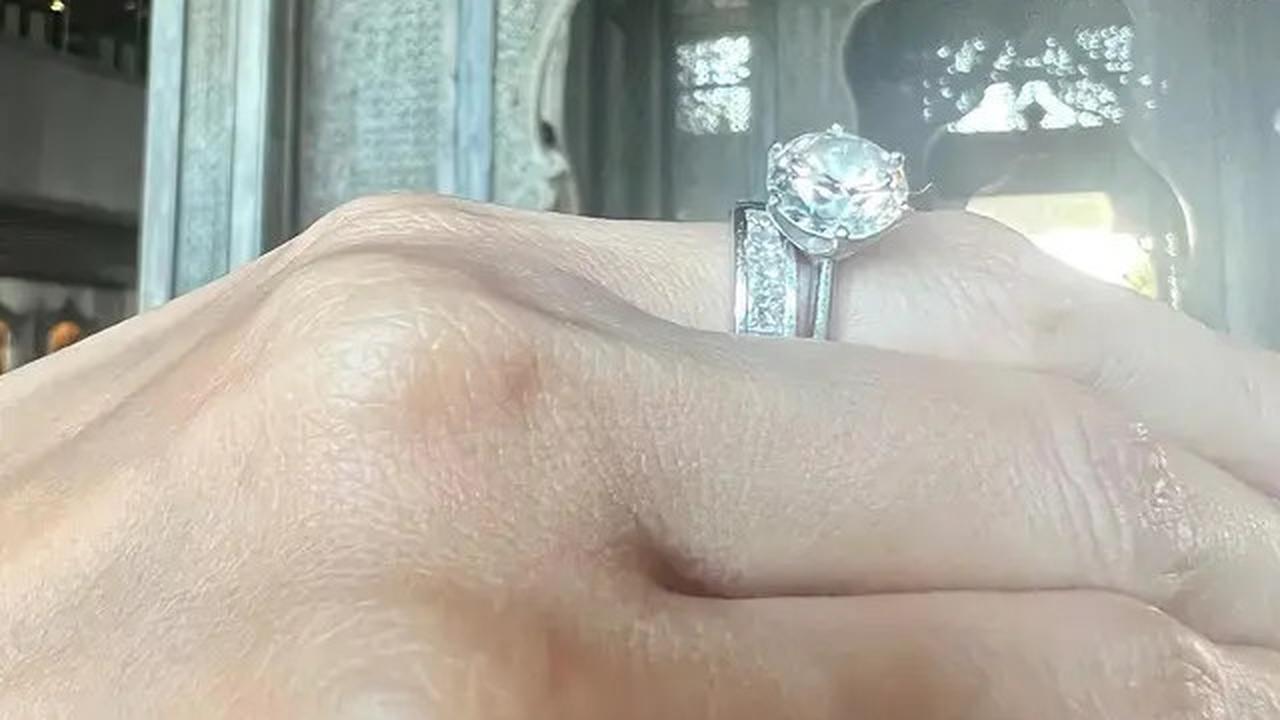 7 Potret Diah Permatasari dan Suami Anniversary ke-28, Kenang Foto Awal Pacaran