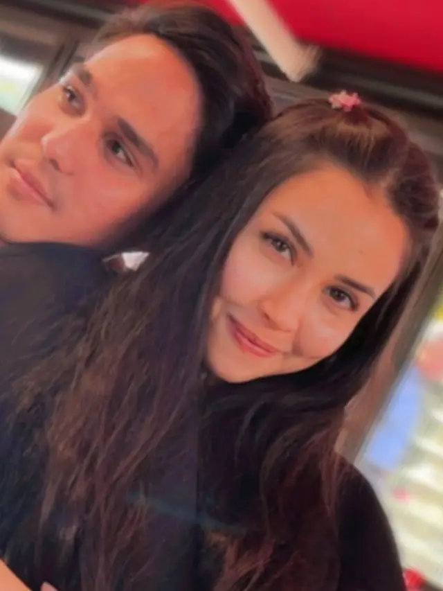 7 Potret Kebersamaan Estelle Linden dan Mischa Chandrawinata di Serial Dilema