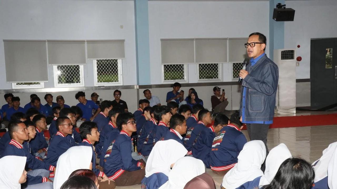 Wamendagri Bima Arya