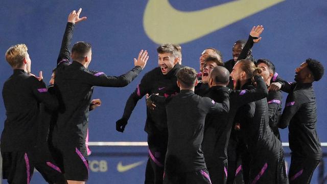 Foto: Beda Ekspesi Pemain Barcelona saat Sesi Latihan dan Setelah Laga Melawan Benfica di Liga Champions