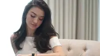 Lemas Saat Puasa, Raline Shah Diberi Hadiah Istimewa dari Korea